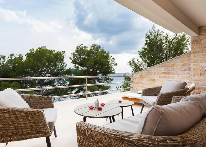 Waterfront Dora By Guide *