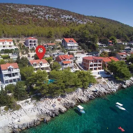 Waterfront Dora By Guide Villa