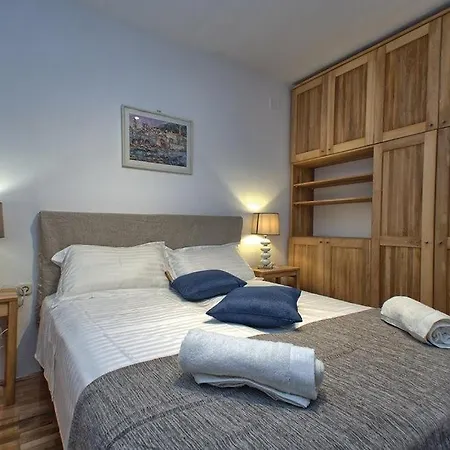 Waterfront Dora By Guide * 프리즈바