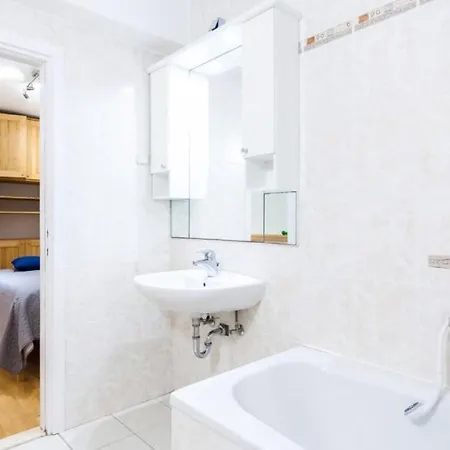 Waterfront Dora By Guide Villa