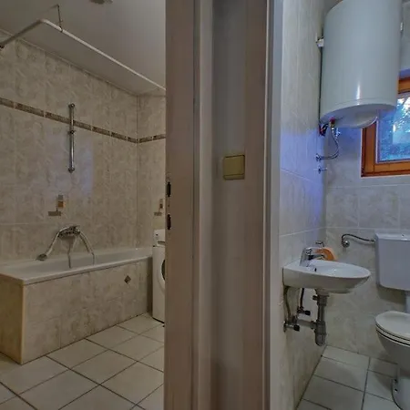 Villa Waterfront Dora By Guide *