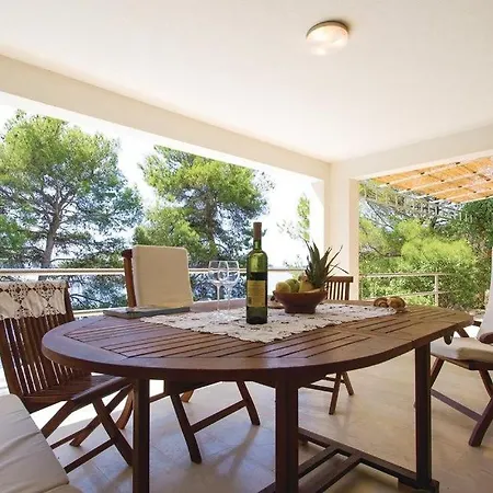 Villa Waterfront Dora By Guide *