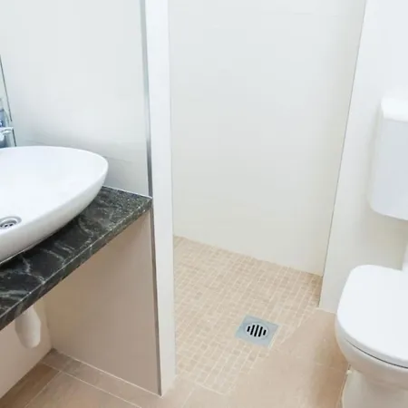 Waterfront Dora By Guide Villa *