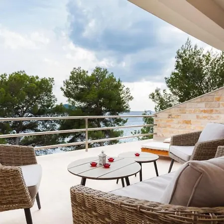 Waterfront Dora By Guide *